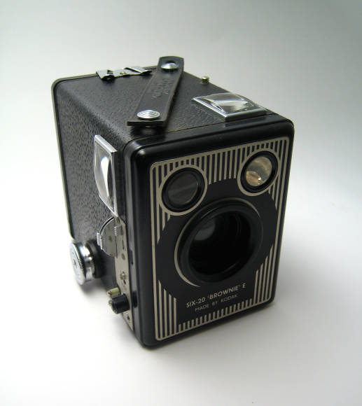 oma-s-old-camera-1424529-1279x1435